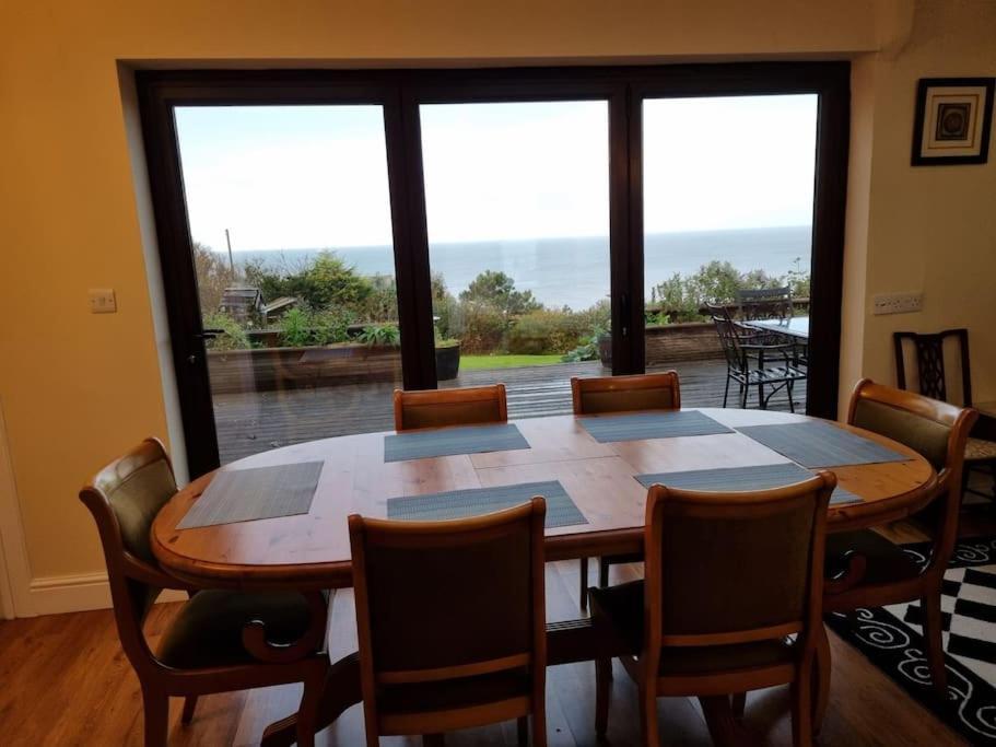 Spacious Detached Home With Beautiful Seaviews, Sleeps 6 Trimingham Экстерьер фото