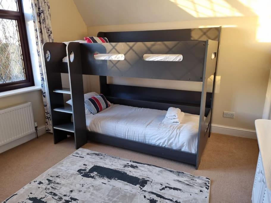 Spacious Detached Home With Beautiful Seaviews, Sleeps 6 Trimingham Экстерьер фото