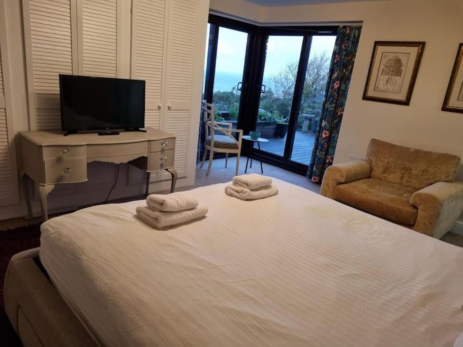 Spacious Detached Home With Beautiful Seaviews, Sleeps 6 Trimingham Экстерьер фото